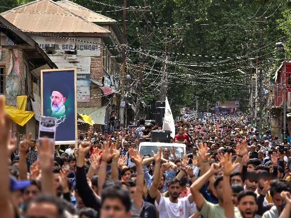 Tributes paid to Iranian President in Kashmir